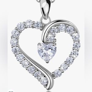 Gorgeous heart pendant with chain